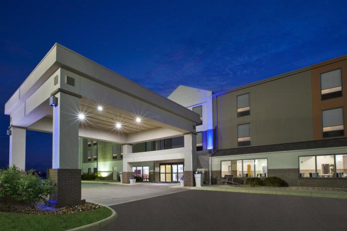 holiday inn express tiffin by ihg