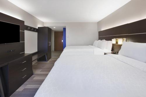holiday inn express tiffin by ihg