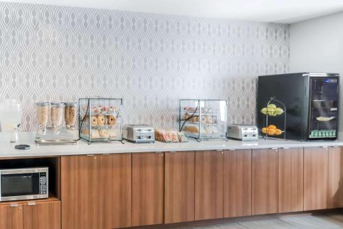 microtel inn by wyndham victor rochester