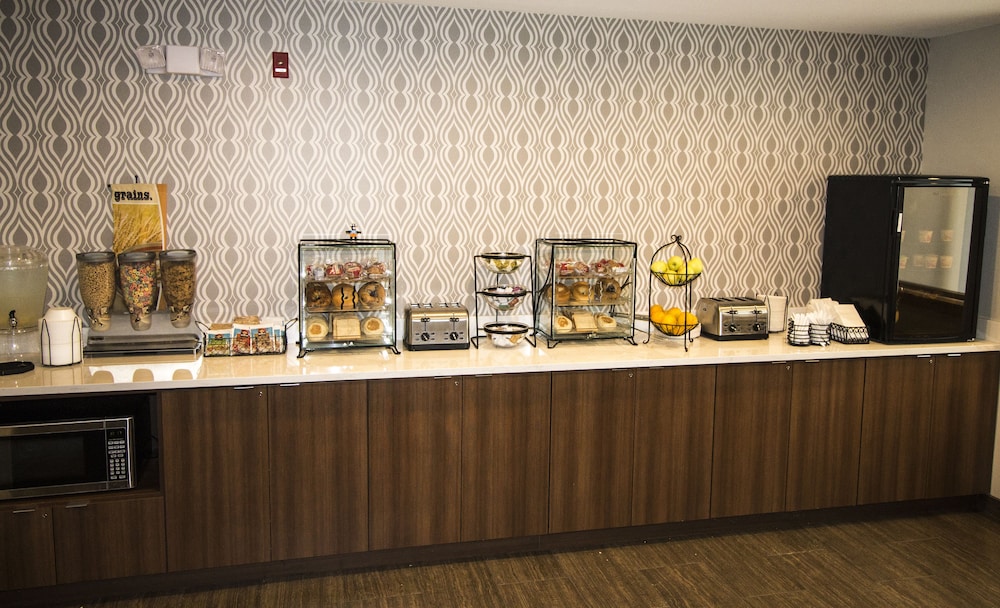 microtel inn by wyndham victor rochester