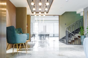 saltstayz le icon cyber hub