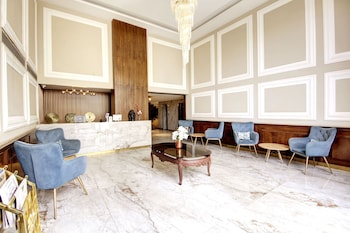 saltstayz le icon cyber hub