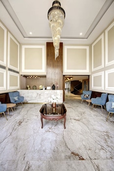 saltstayz le icon cyber hub