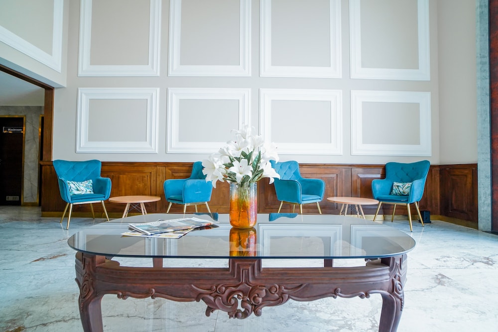 saltstayz le icon cyber hub