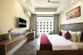 saltstayz le icon cyber hub