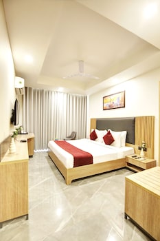 saltstayz le icon cyber hub