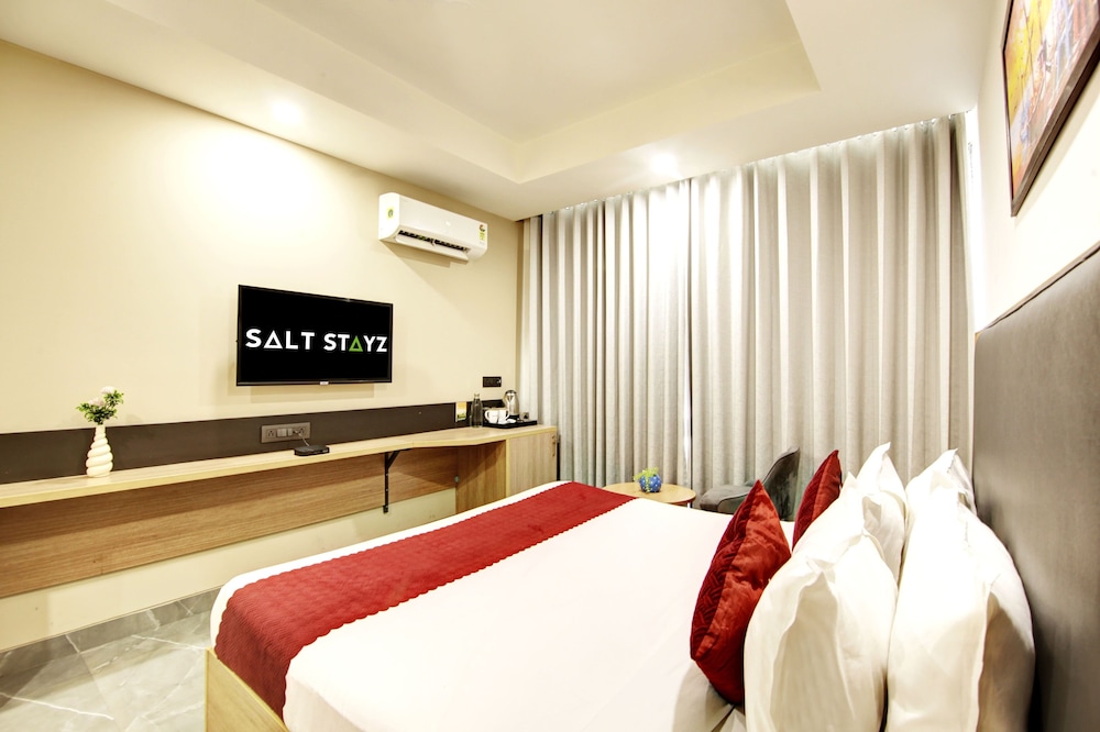saltstayz le icon cyber hub