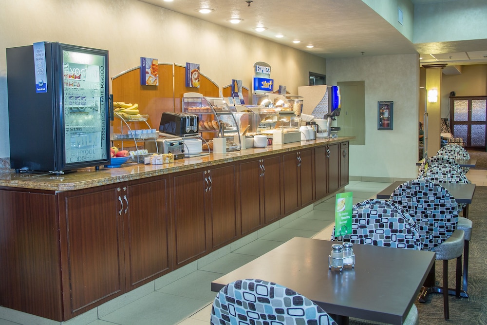 holiday inn express wenatchee by ihg
