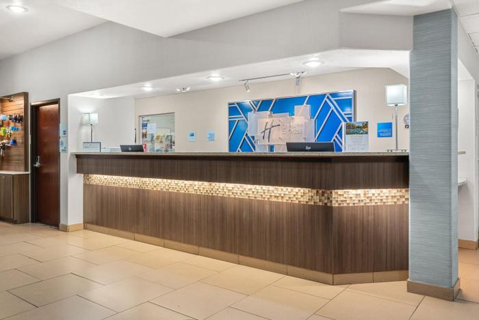 holiday inn express wenatchee by ihg