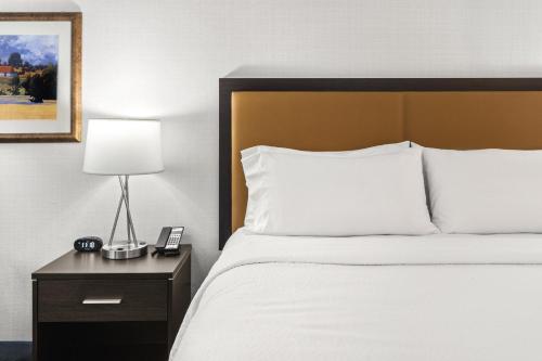 holiday inn express wenatchee by ihg