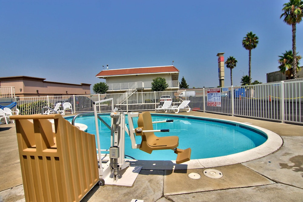 motel 6 west sacramento ca