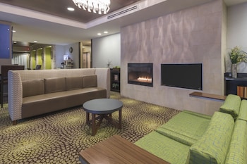 Holiday Inn Express Hotel & Suites Hays By Ihg,Hays>>Ellis,3 star