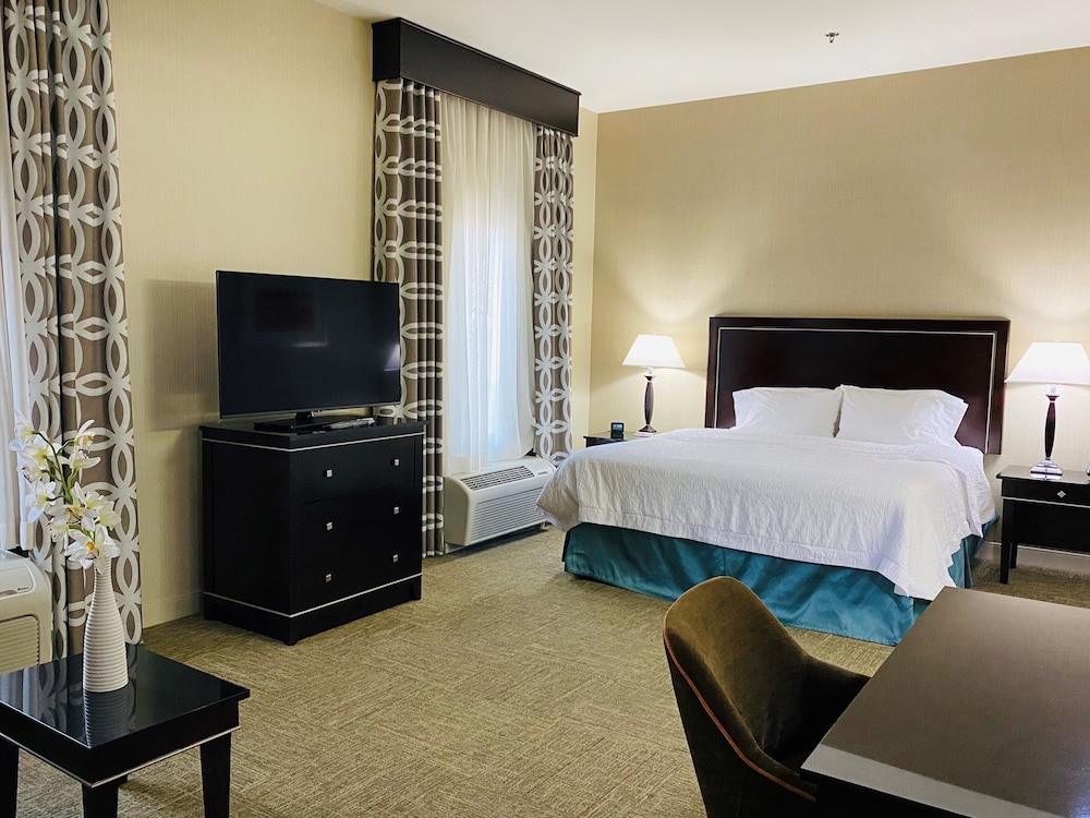 hampton inn and suites las vegas south