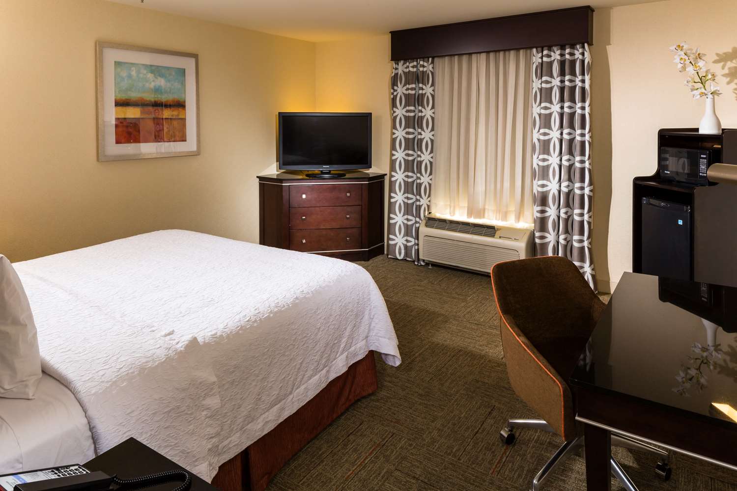 hampton inn and suites las vegas south