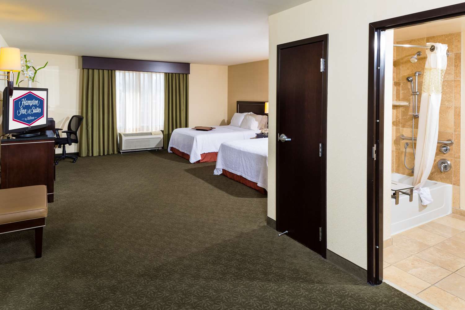 hampton inn and suites las vegas south