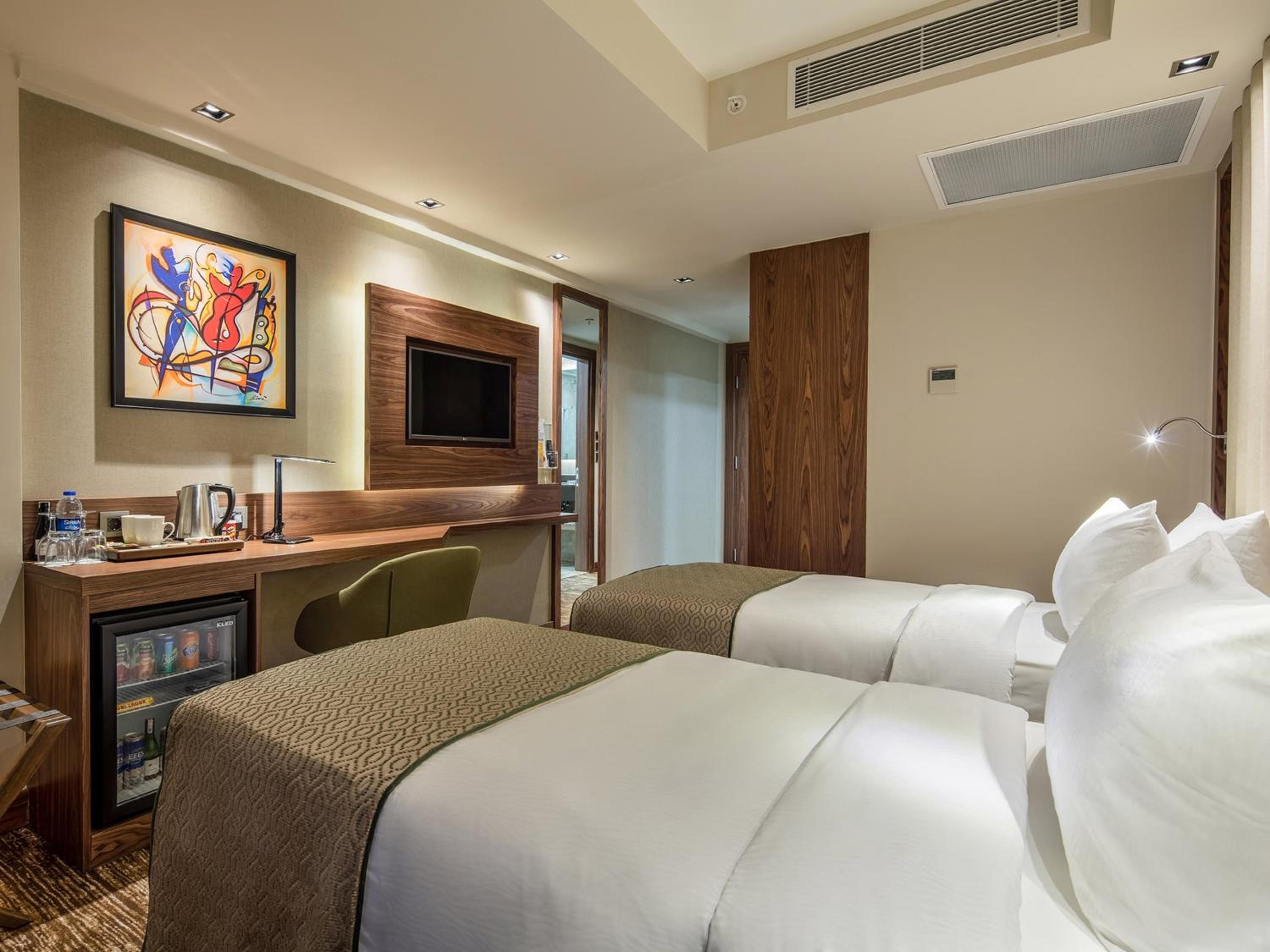 hampton inn and suites las vegas south