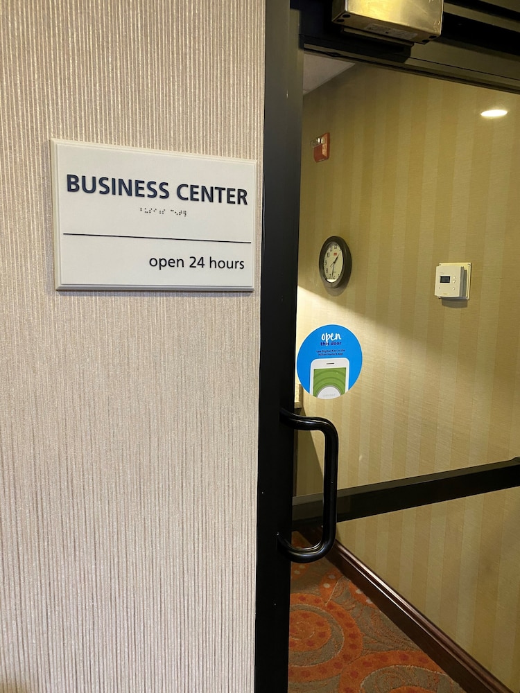 hampton inn and suites las vegas south