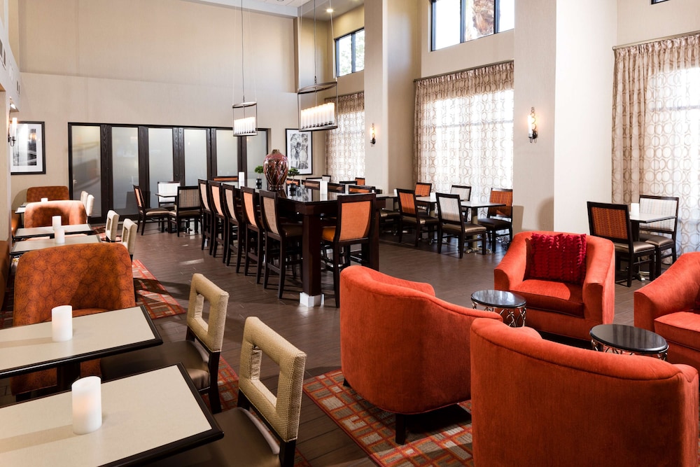 hampton inn and suites las vegas south