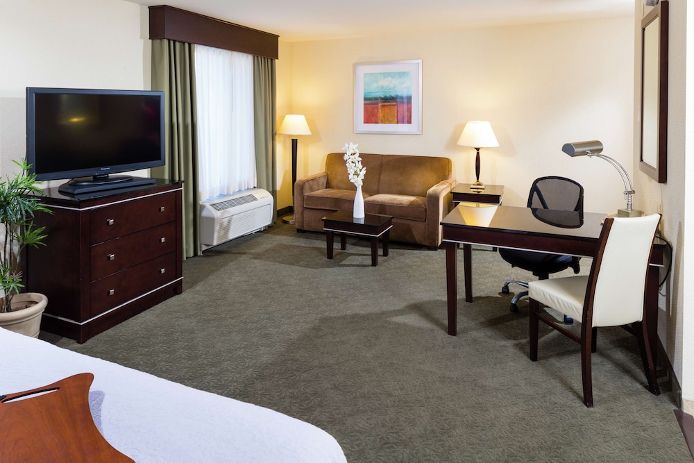 hampton inn and suites las vegas south