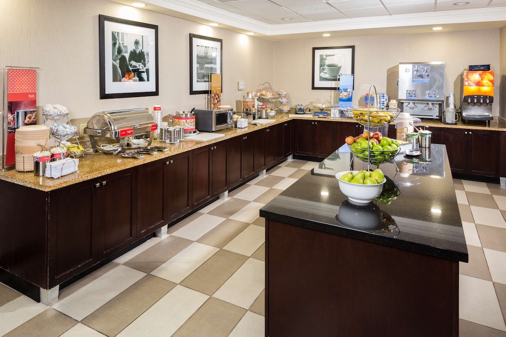 hampton inn and suites las vegas south