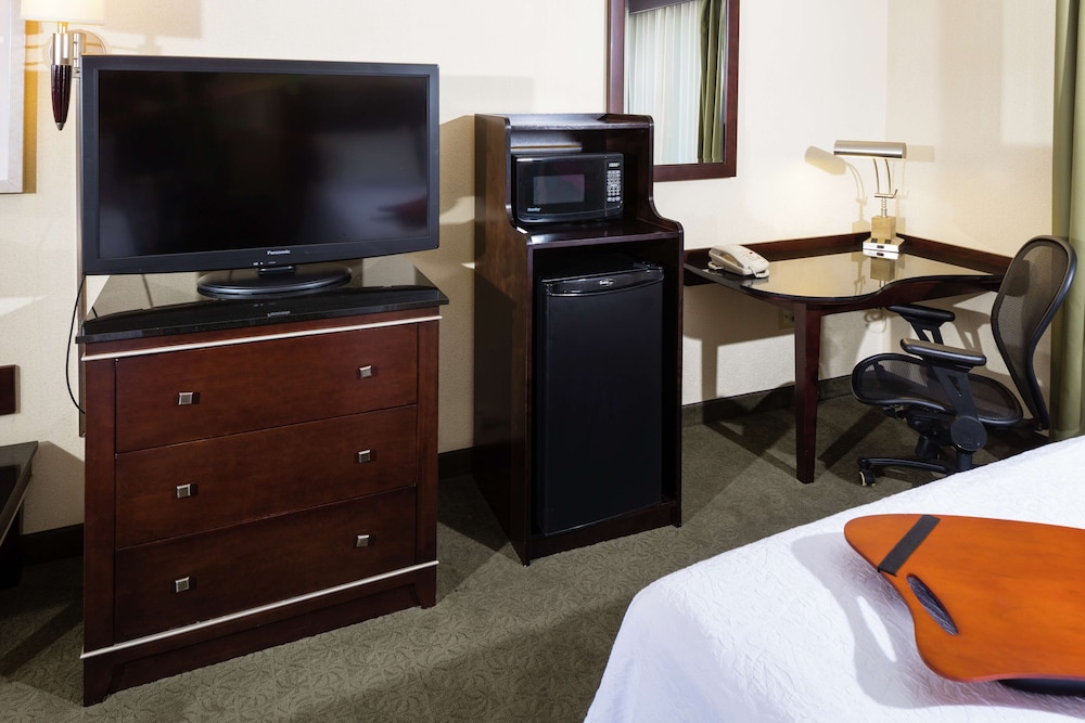 hampton inn and suites las vegas south