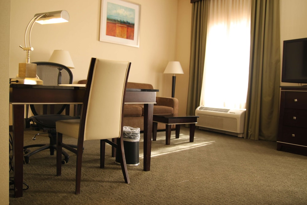 hampton inn and suites las vegas south