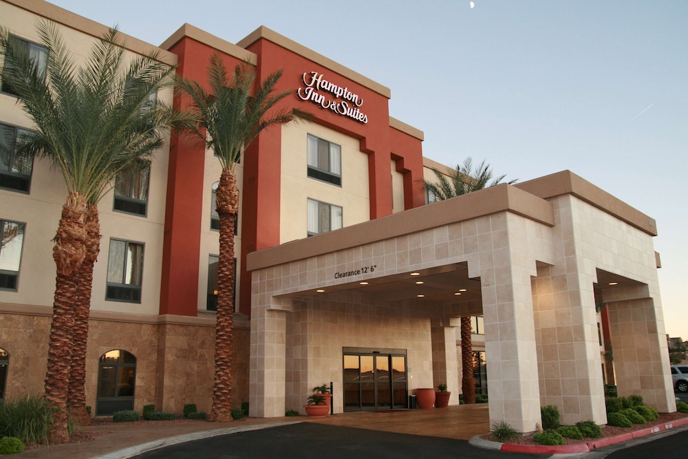 hampton inn and suites las vegas south