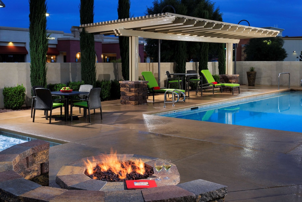 hampton inn and suites las vegas south