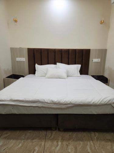 Kiwi Inn Hotel Regional Park,,2 star