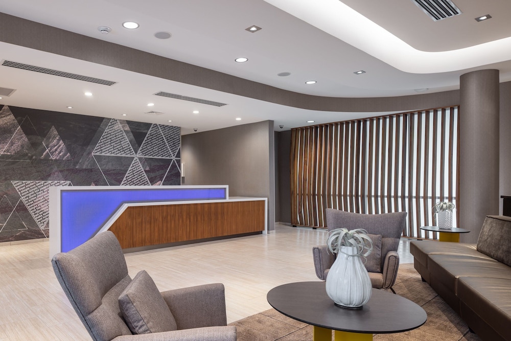 springhill suites by marriott tucson at the bridges