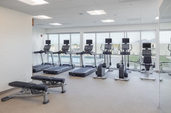 springhill suites by marriott tucson at the bridges