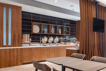 springhill suites by marriott tucson at the bridges