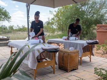 mohlabetsi safari lodge