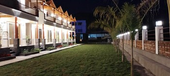qcent woods spa and resort