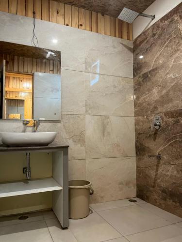 qcent woods spa and resort