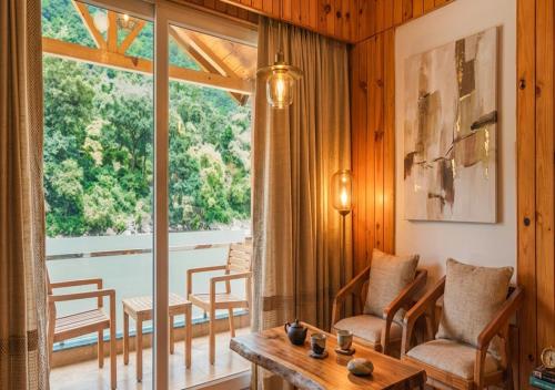 qcent woods spa and resort