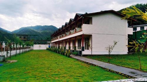qcent woods spa and resort