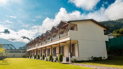 qcent woods spa and resort