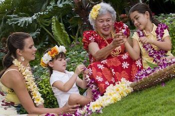 Hilton Hawaiian Village Waikiki Beach Resort,Near Royal Hawaiian Center,5 star