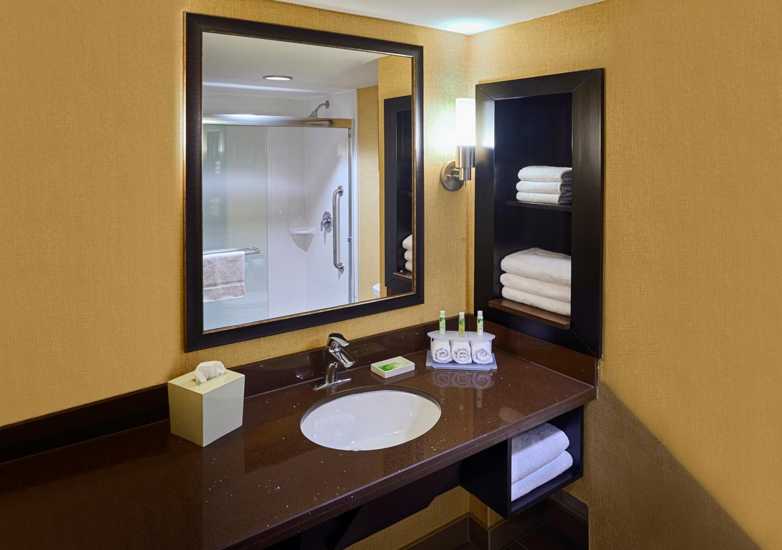 holiday inn express and suites timmins by ihg