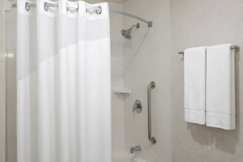 holiday inn express and suites timmins by ihg