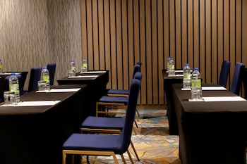 holiday inn toronto downtown centre by ihg