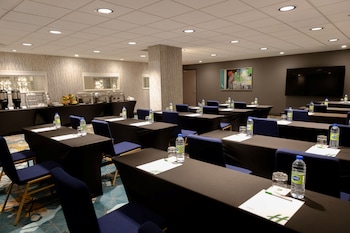 holiday inn toronto downtown centre by ihg