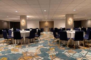 holiday inn toronto downtown centre by ihg