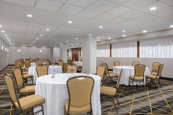 holiday inn toronto downtown centre by ihg