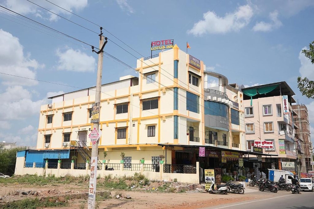 hotel lotus inn