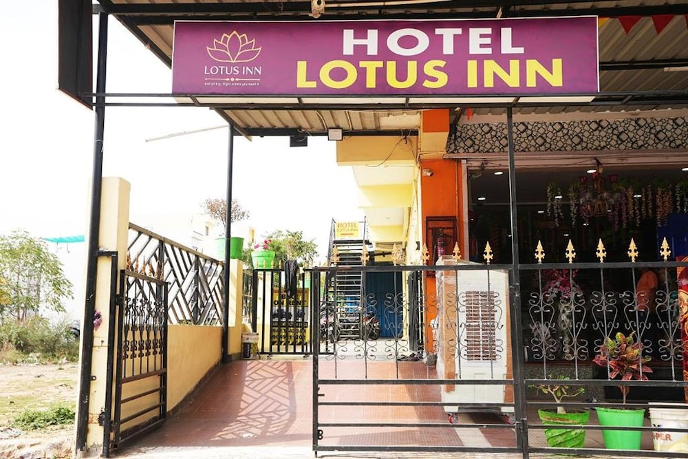 hotel lotus inn