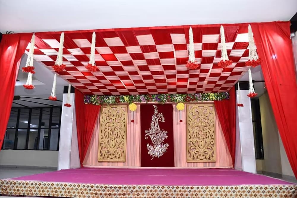 hotel lotus inn