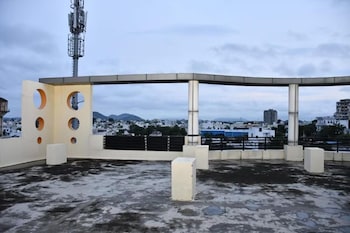 hotel lotus inn