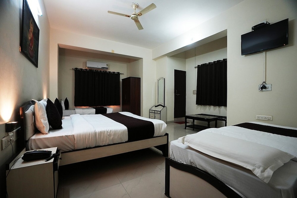 hotel lotus inn